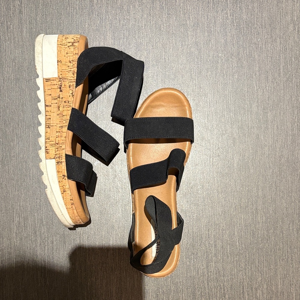 Steve Madden 8.5 Stylish Black Sandals with Cork Wedge